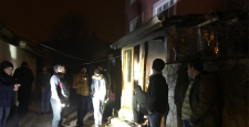 Suriyeli ailenin oturduğu ev yandı